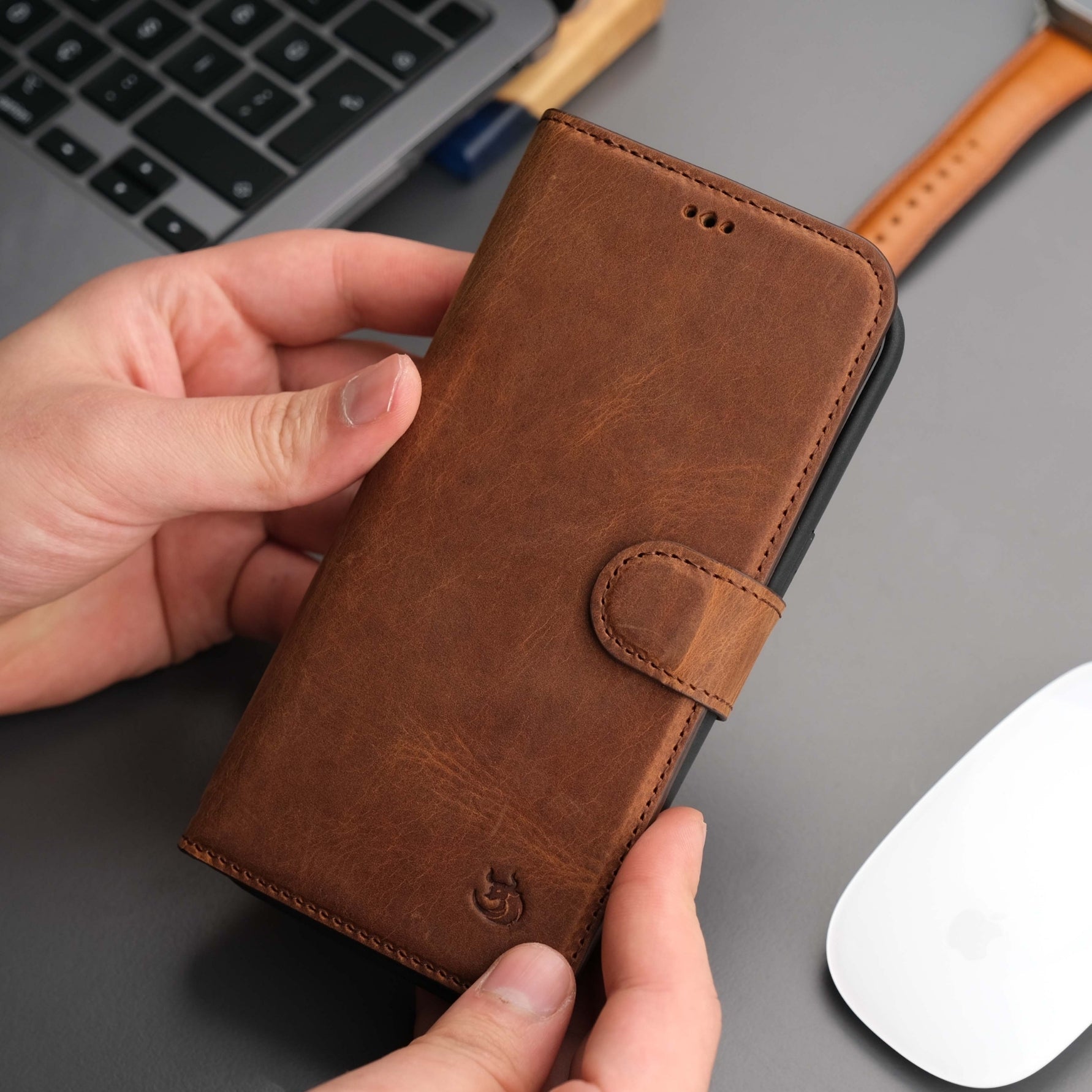 Casper Leather iPhone 14 Pro Max Wallet Case | MagSafe-2